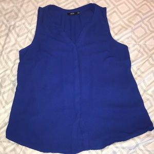 🌸 4x20 🌸 APT 9 BLUE BUTTON SLEEVELESS TOP SIZ M